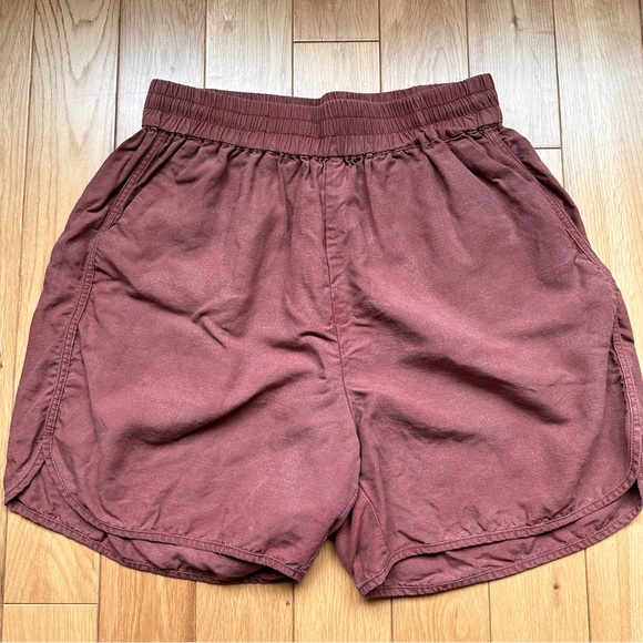 Tradlands Glenn Long Short in Plum - Picture 2 of 5